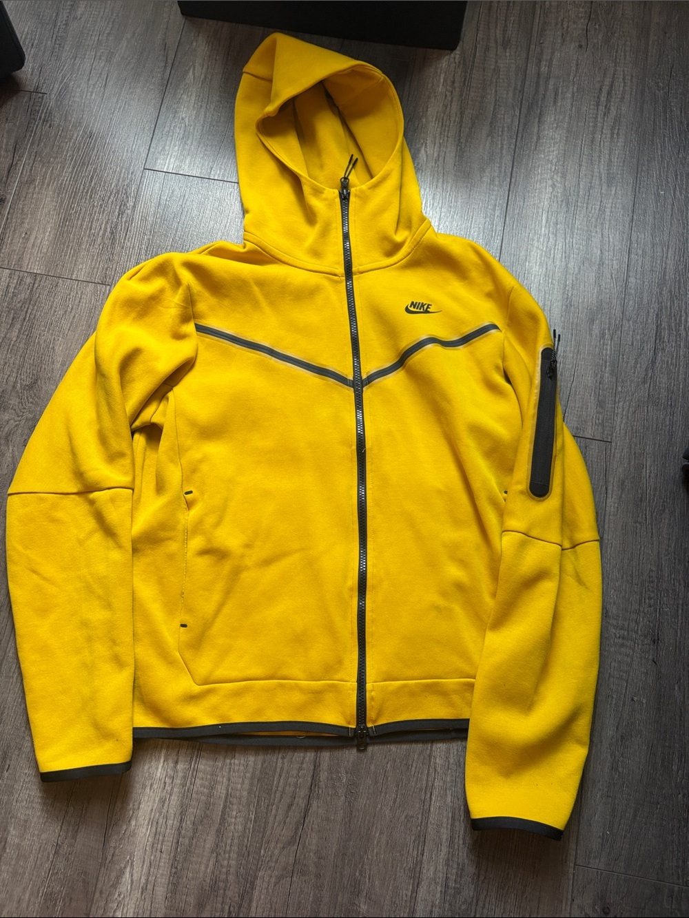 Nike Men’s mustard Yellow tech fleece Full-Zip Hooded Performance Jacket